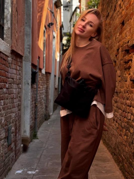 Webcam chat profile for Terlune: Ask about my Hobbies