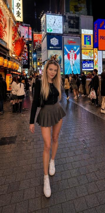 Webcam chat profile for CythereaGush: Dominatrix