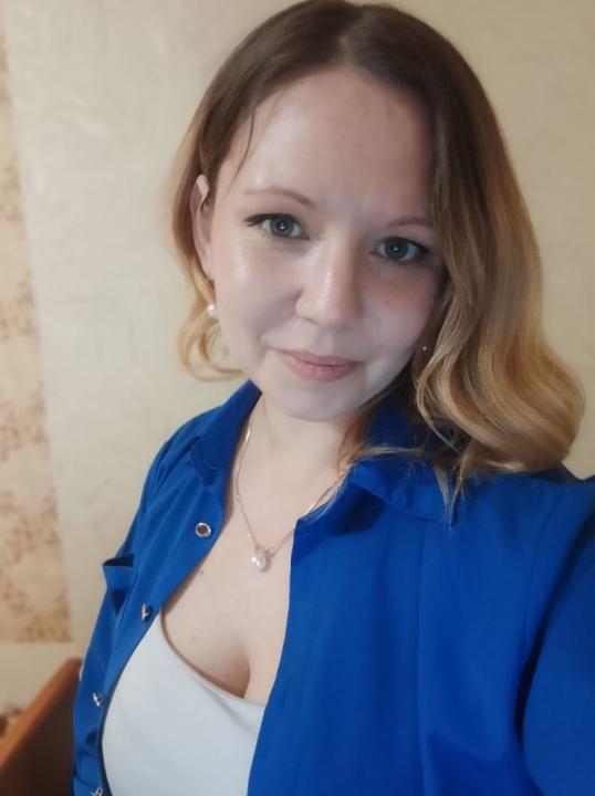 Webcam chat profile for Qerlune: Ask about my Hobbies