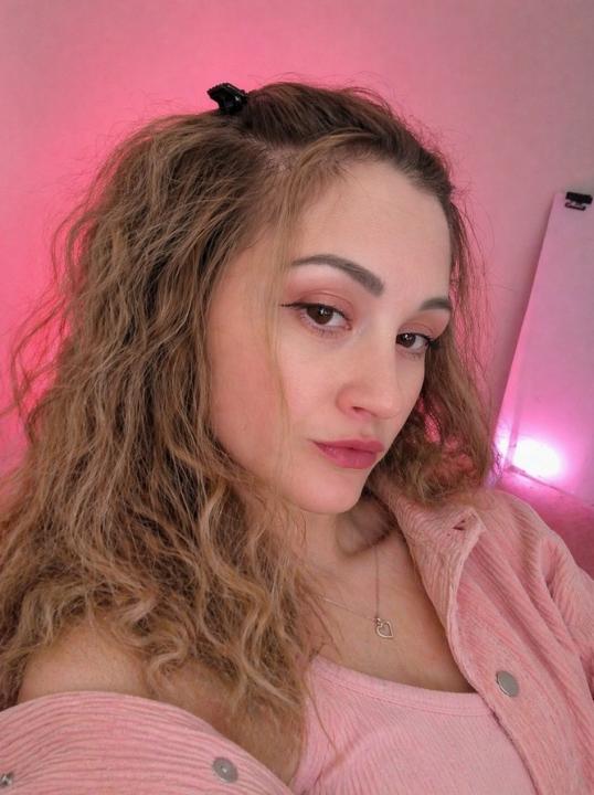 Webcam chat profile for Annabelle: Ask about my Hobbies