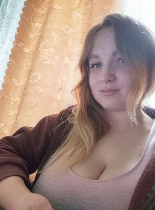 Webcam chat profile for MonikaBeauty