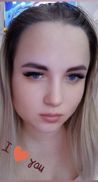 Webcam chat profile for MonikaBeauty