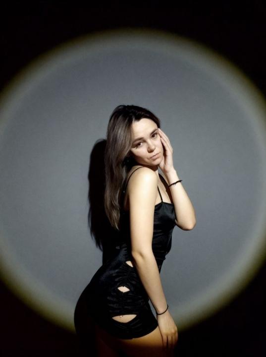 Webcam chat profile for Nensi: Outfits