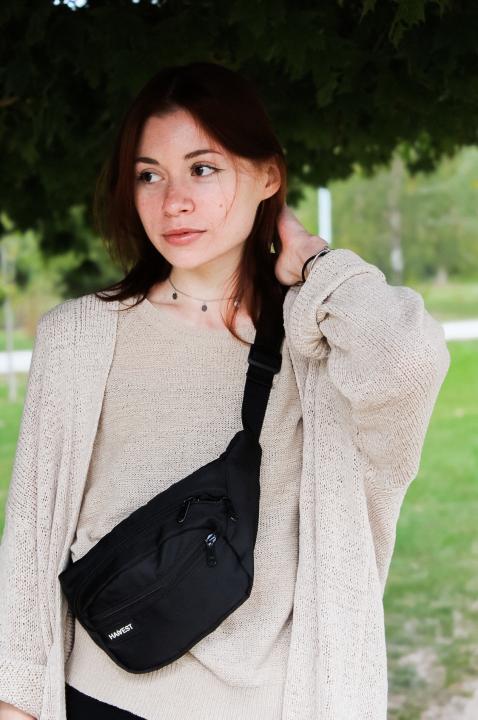 Webcam chat profile for RedCat: Legs, feet & shoes