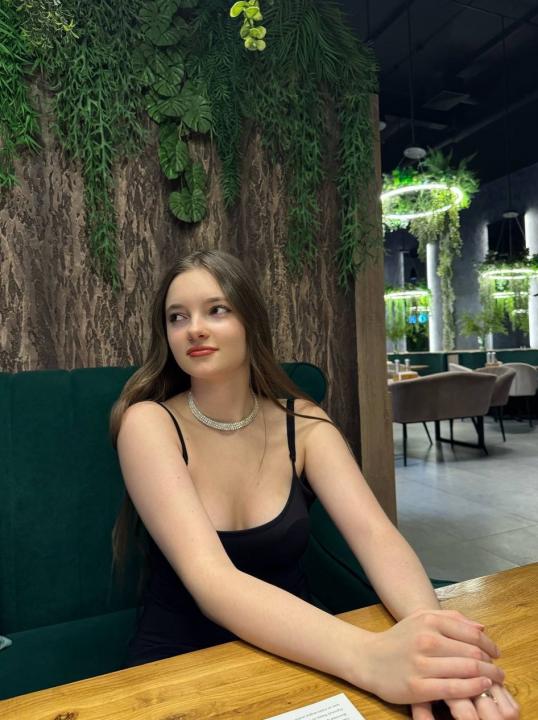 Webcam chat profile for NinaVibes: Ask about my Hobbies