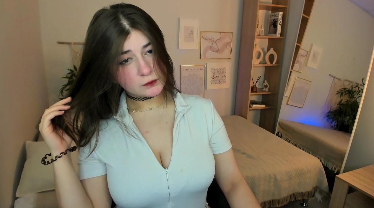 Webcam chat profile for HaniaWish: Legs, feet & shoes