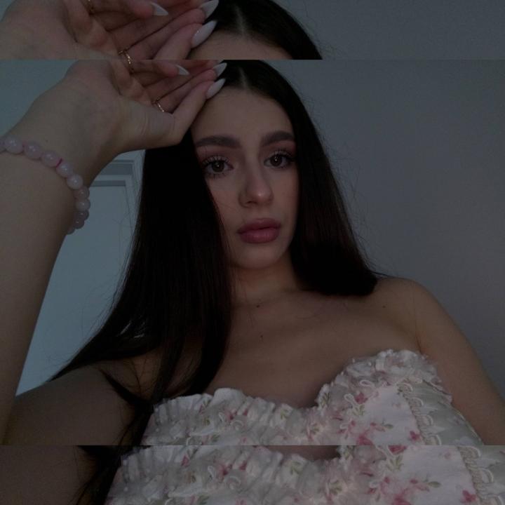 Webcam chat profile for valerine1: Outfits