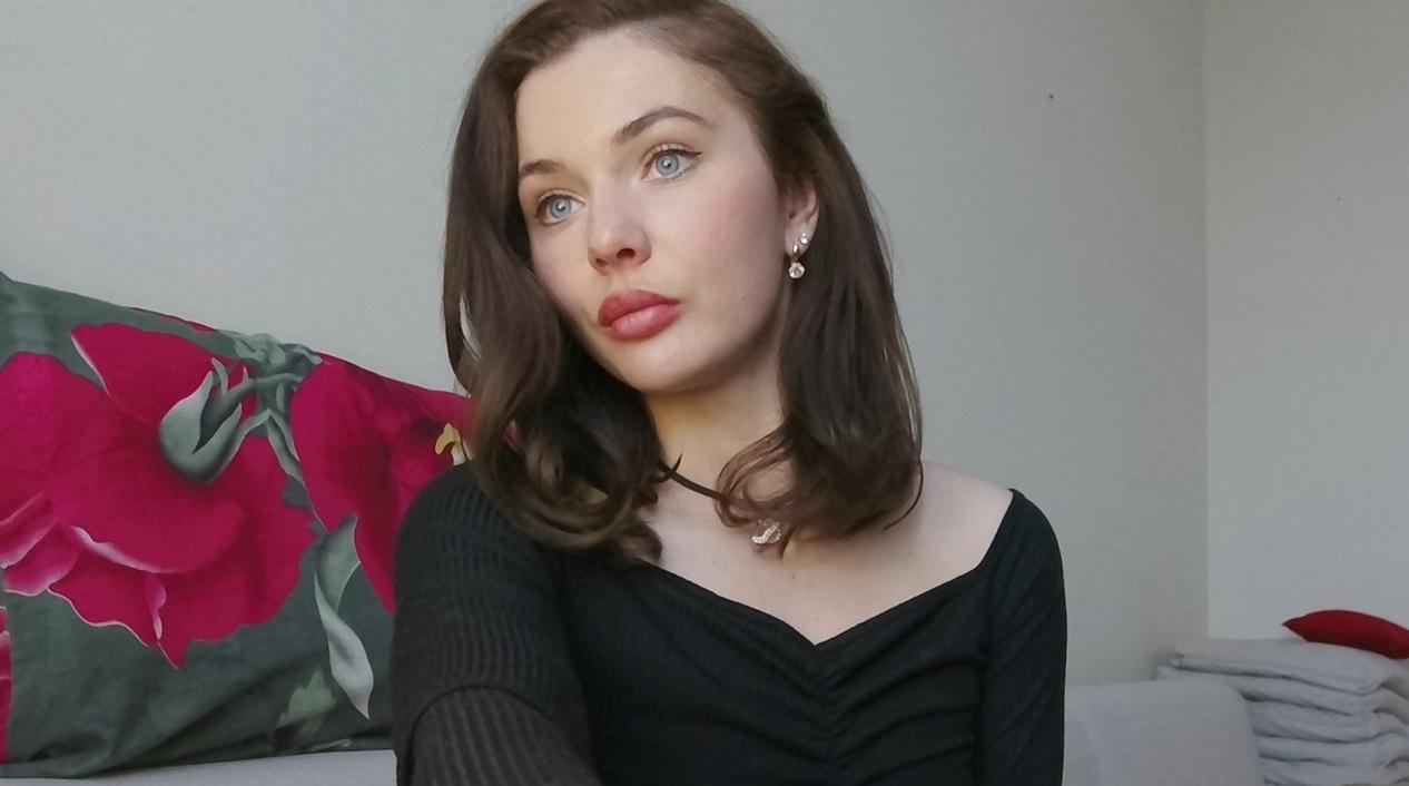 Webcam chat profile for Cuddliesa: Legs, feet & shoes