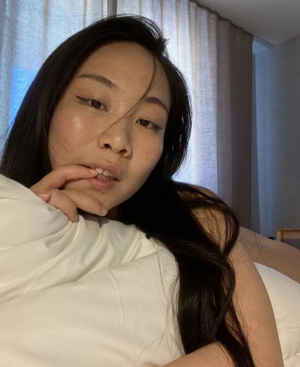 Webcam chat profile for InariOkami: Legs, feet & shoes