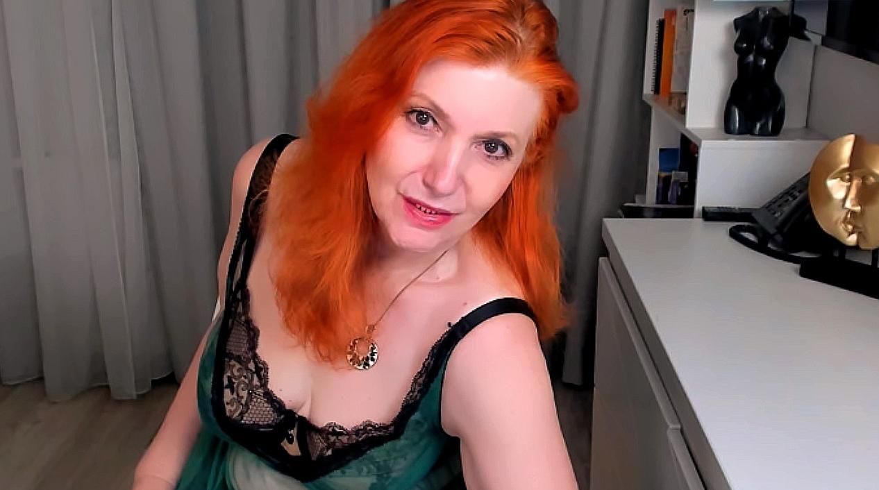 Webcam chat profile for AlmazFireFoxOne: Kissing