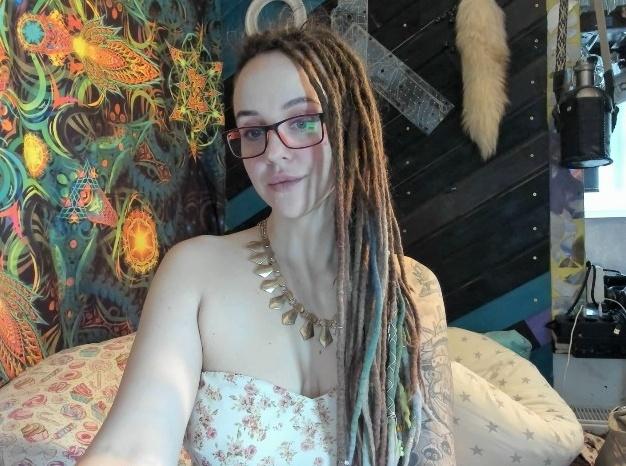 Webcam chat profile for LisaFoxy: Legs, feet & shoes