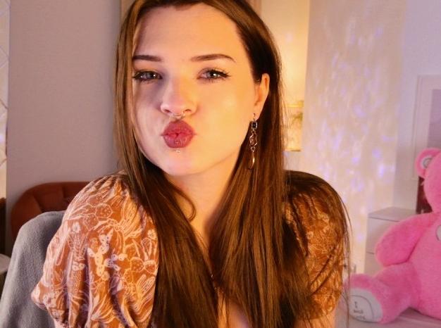 Webcam chat profile for StarryLia: Legs, feet & shoes