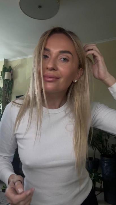 Webcam chat profile for Relvina: Ask about my Hobbies