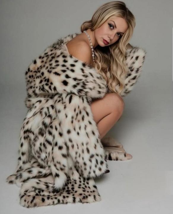 Webcam chat profile for FionaCage: Ask about my Hobbies