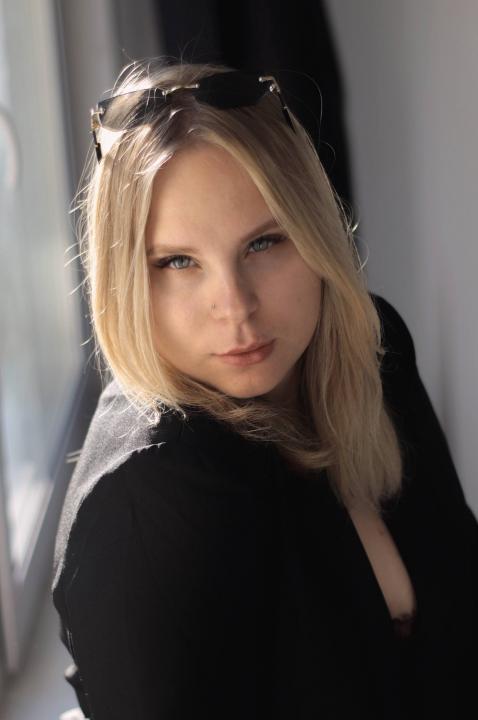 Webcam chat profile for ShadowAmor: Music