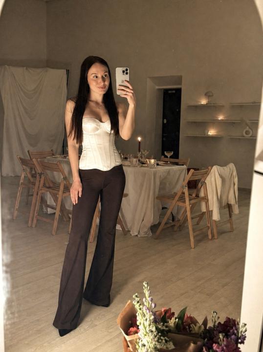 Webcam chat profile for KittyShy25: Latex & rubber