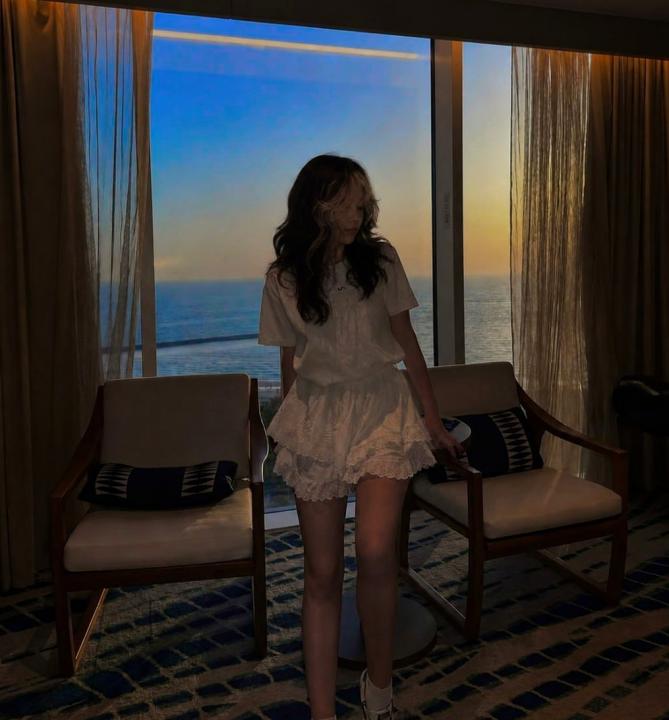 Webcam chat profile for AuraElle: Outfits