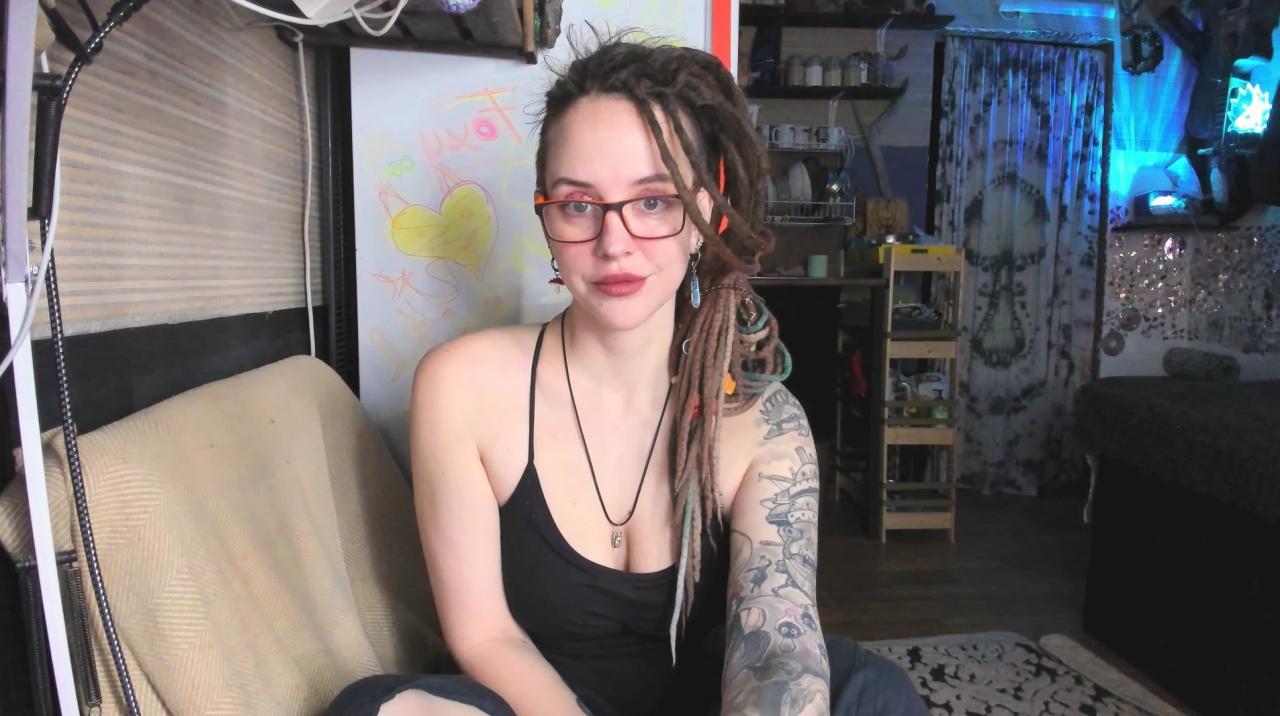 Webcam chat profile for LisaFoxy: Legs, feet & shoes