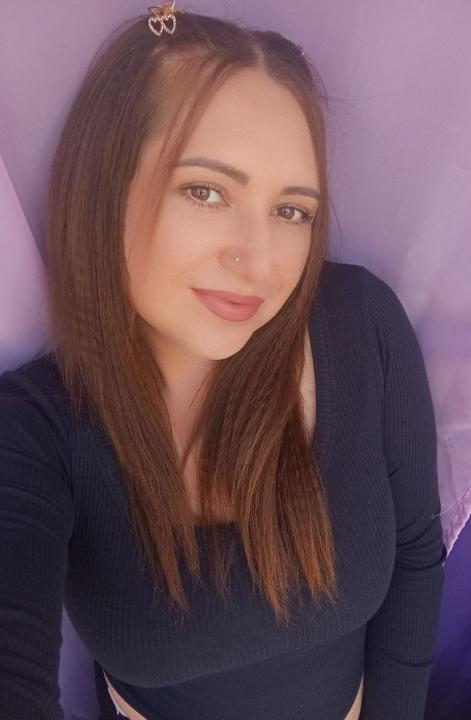 Webcam chat profile for Luvvia: Ask about my Hobbies