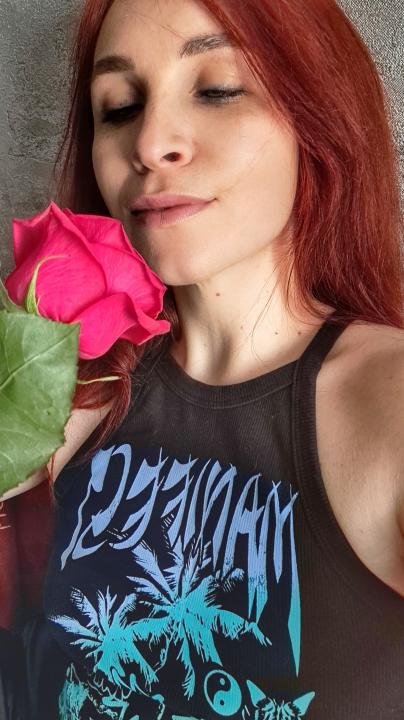 Webcam chat profile for DarkOrchid: Kissing