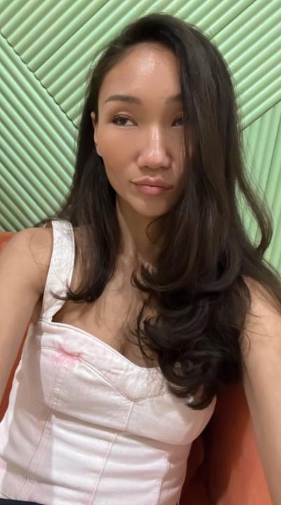 Webcam chat profile for Elunara