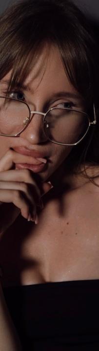 Webcam chat profile for SofiButerfly: Legs, feet & shoes