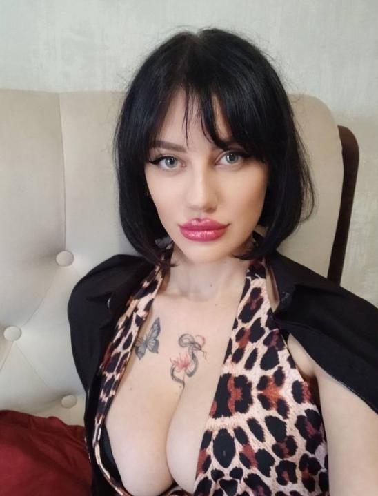 Webcam chat profile for Erya: Ask about my Hobbies