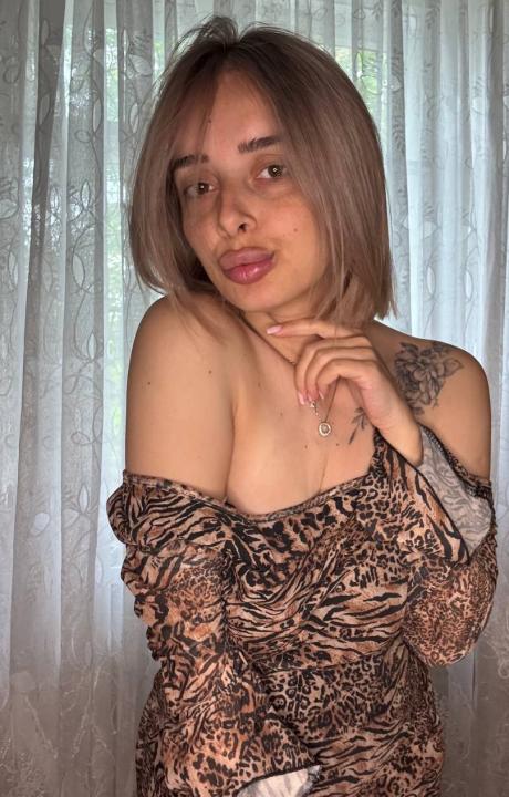 Webcam chat profile for Jerviane: Ask about my Hobbies
