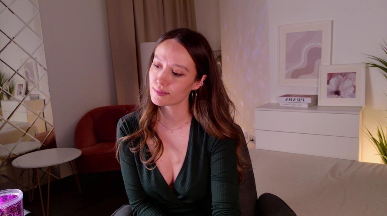 Webcam chat profile for AgnesGoddes: Legs, feet & shoes