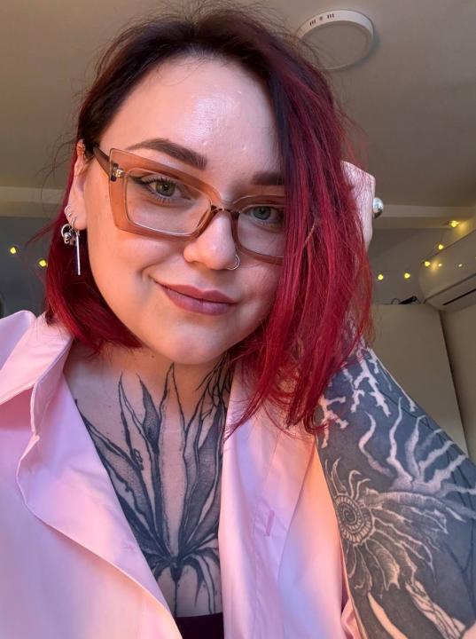Webcam chat profile for TrueAlice: Travel