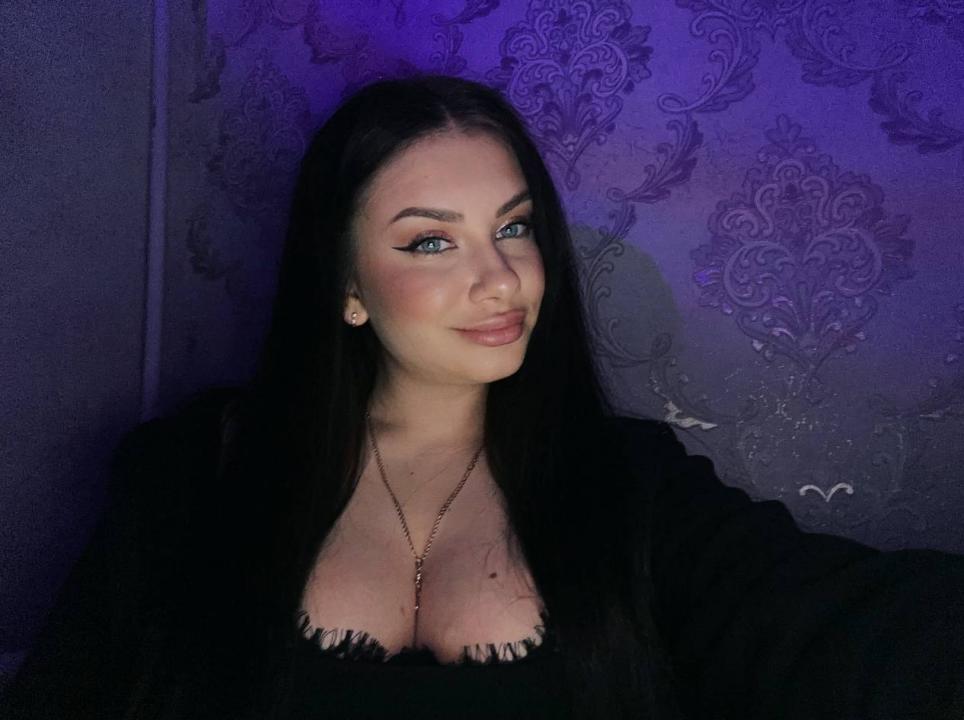 Webcam chat profile for Geneviene: Ask about my Hobbies