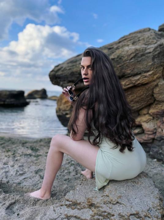 Webcam chat profile for Mirenya: Ask about my Hobbies
