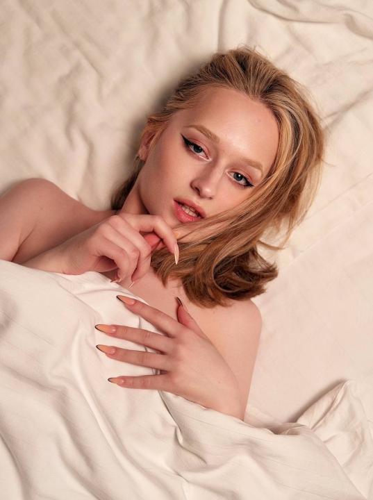 Webcam chat profile for Lunelle: Ask about my Hobbies