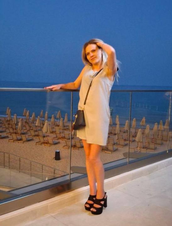Webcam chat profile for Vionessa: Ask about my Hobbies