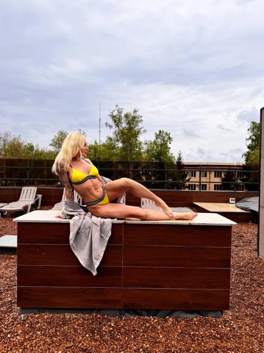 Webcam chat profile for VelvetFever