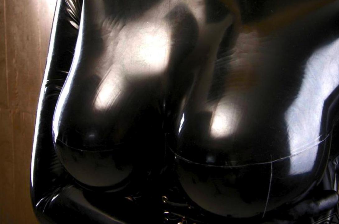 Webcam chat profile for MissDesire: Foot fetish