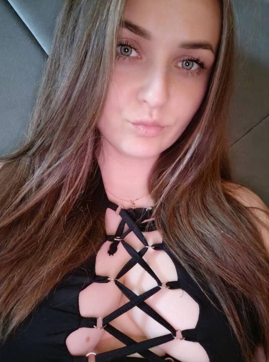 Webcam chat profile for Mirinda