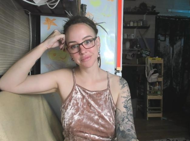 Webcam chat profile for LisaFoxy: Legs, feet & shoes