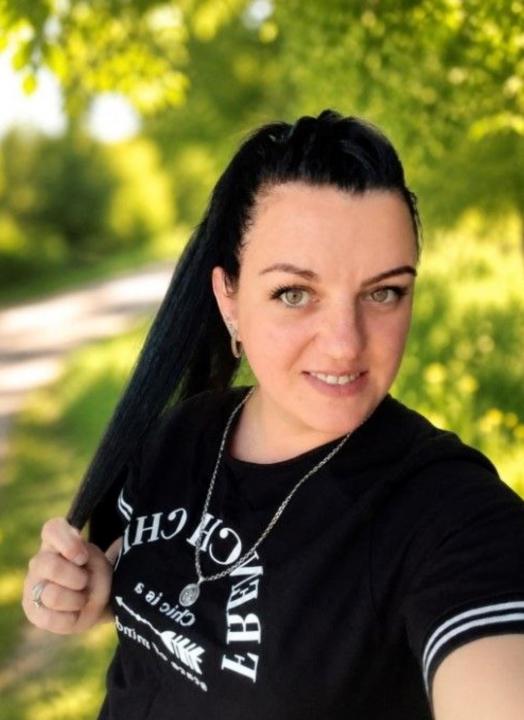 Webcam chat profile for Milana33