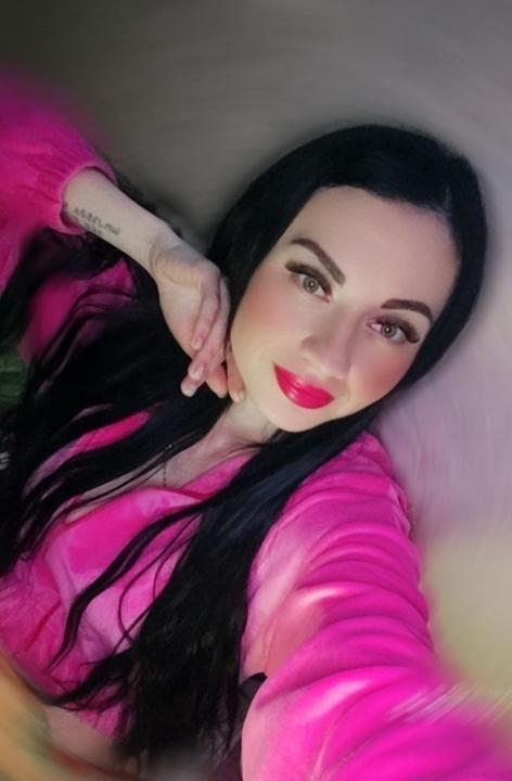 Webcam chat profile for Bravielle: Ask about my Hobbies