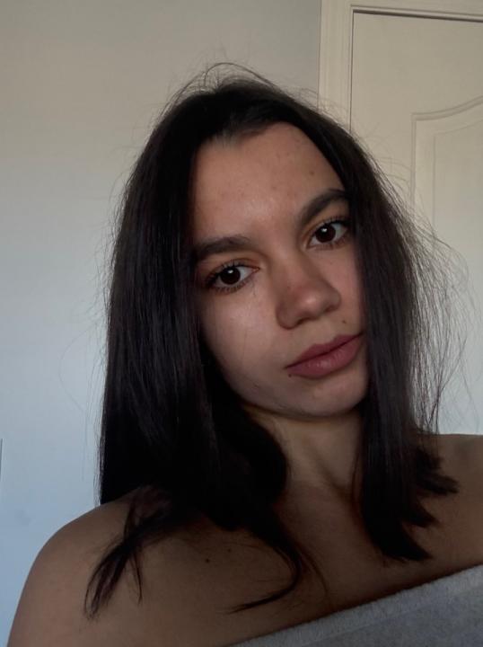 Webcam chat profile for Uvelia: Ask about my Hobbies