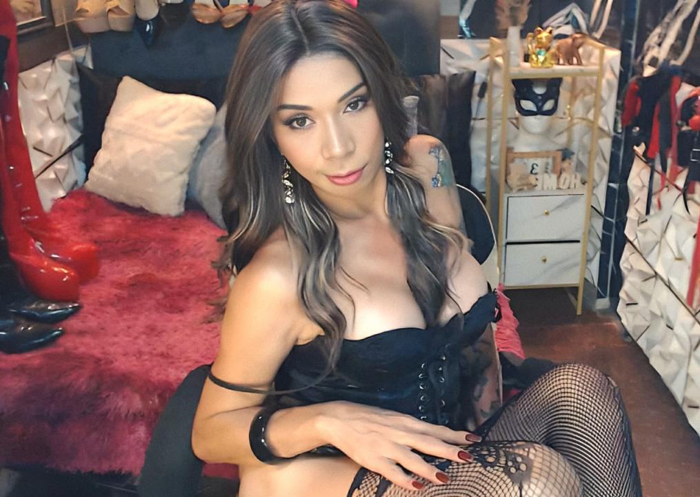 Webcam chat profile for CELINAFOX: Dominatrix