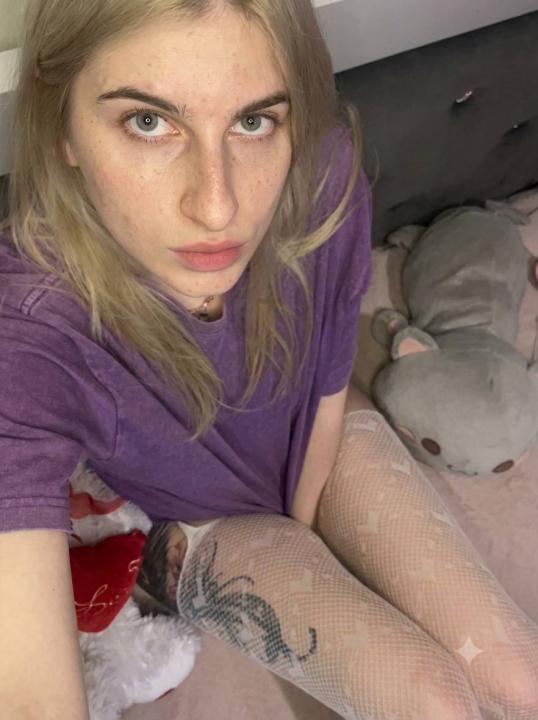 Webcam chat profile for MagicMary: Leather