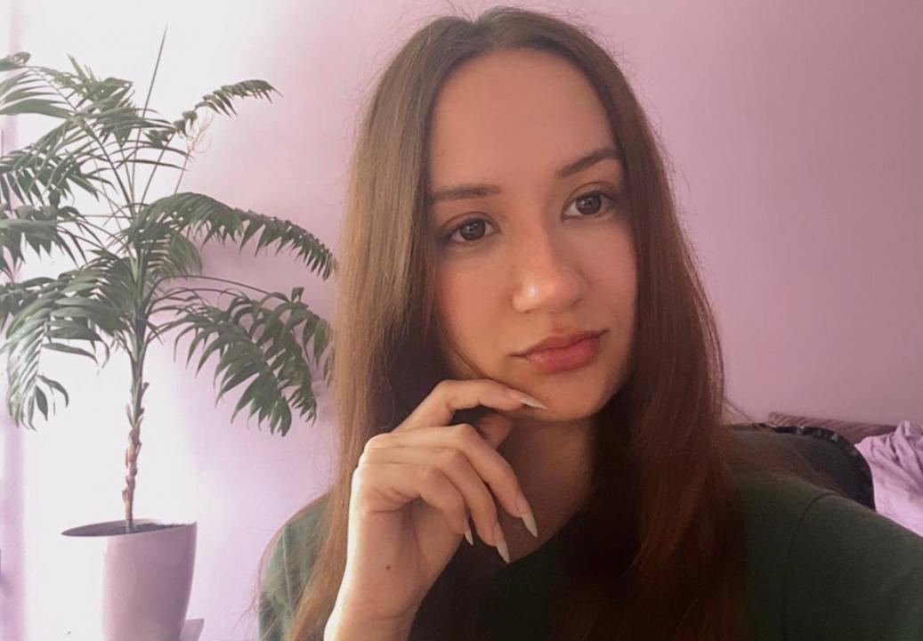 Webcam chat profile for AdorableKatty: Legs, feet & shoes
