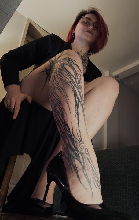 Webcam chat profile for TrueAlice: Slaves