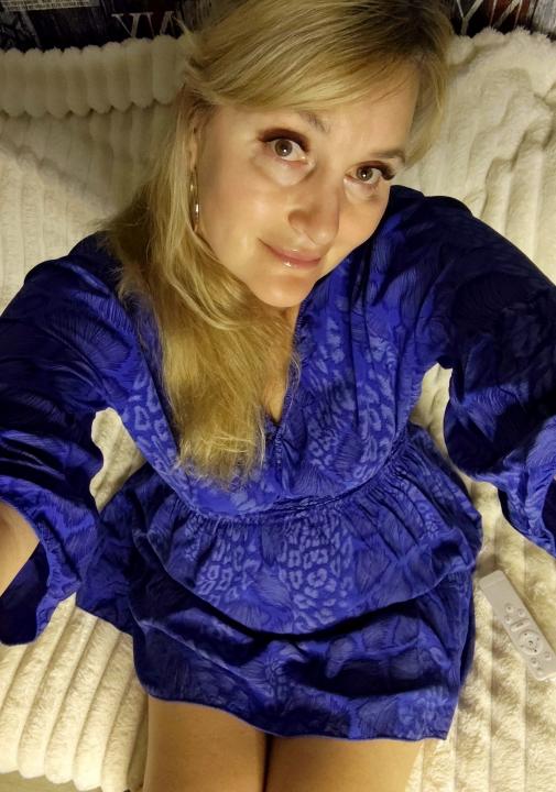 Webcam chat profile for Belora: Ask about my Hobbies