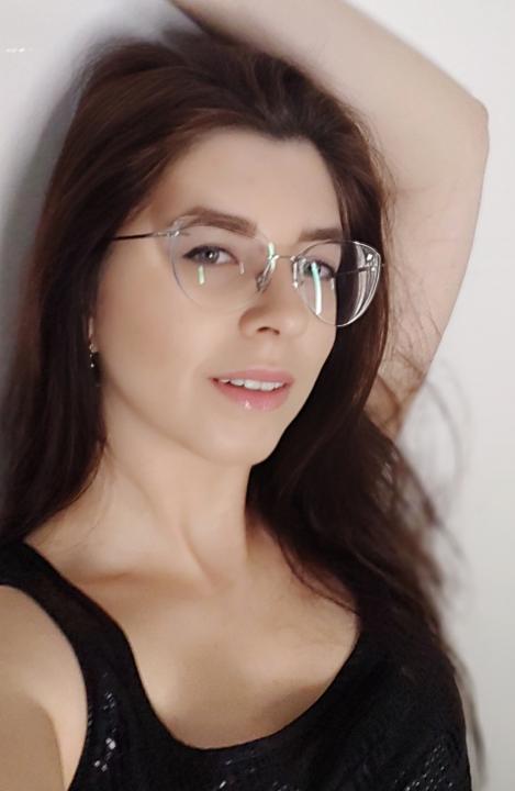 Webcam chat profile for SiaVelvet: Dancing