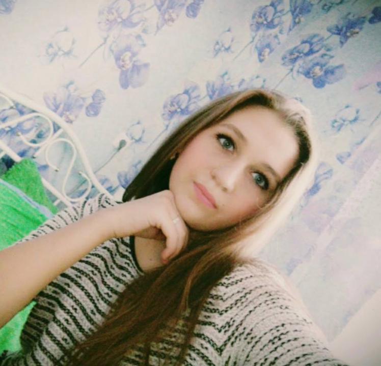 Webcam chat profile for Zerlisse: Ask about my Hobbies