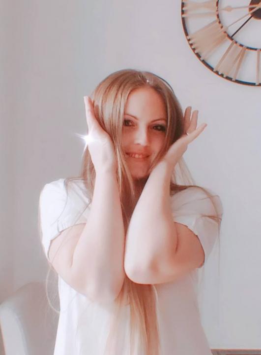 Webcam chat profile for MissLilix: Leather