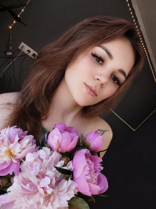 Webcam chat profile for Nensi: Outfits
